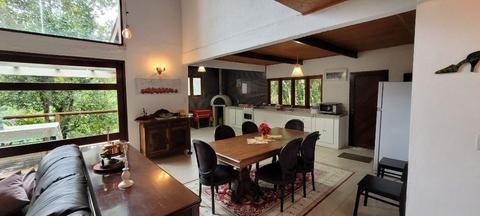 Casa para alugar em Campos do Jordão, Colinas do Imbiry, com 4 quartos, com 240 m²